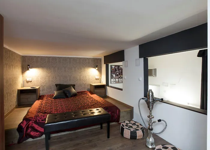 Silver Apartment